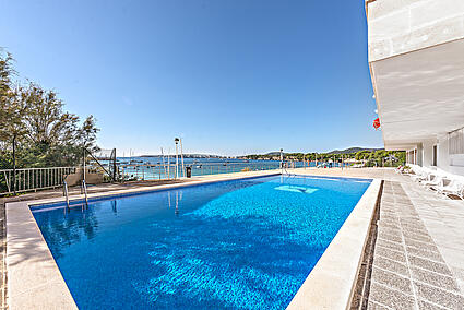 Communitypool with amazing sea views Mallorca properties